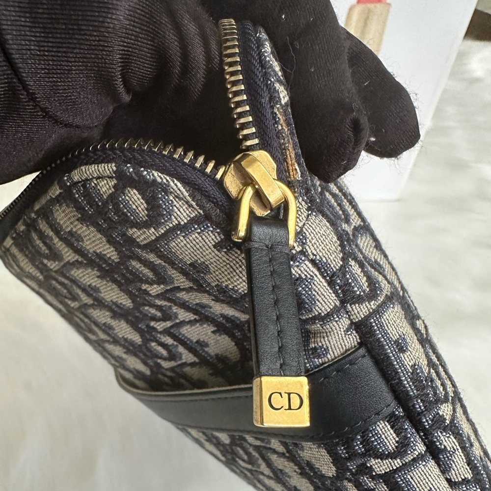 SOLD 🔥Stunning Clutch - Picture 15 of 17